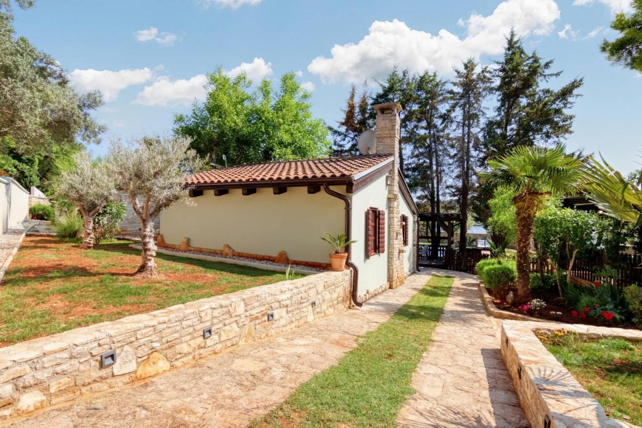 Holiday Home Giardino Marino Pomer Exterior photo