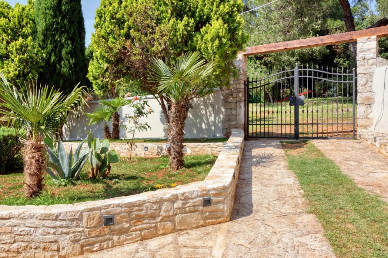 Holiday Home Giardino Marino Pomer Exterior photo