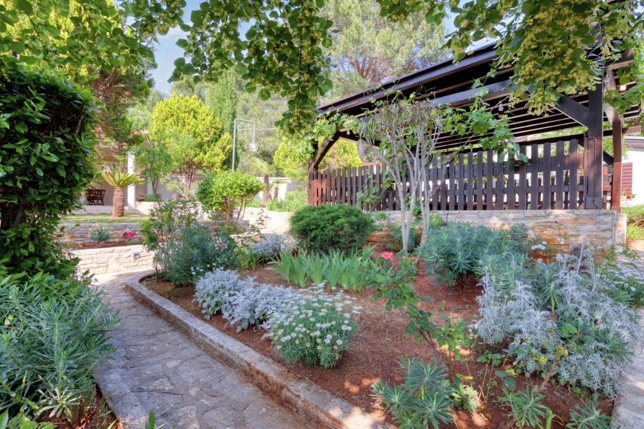 Holiday Home Giardino Marino Pomer Exterior photo