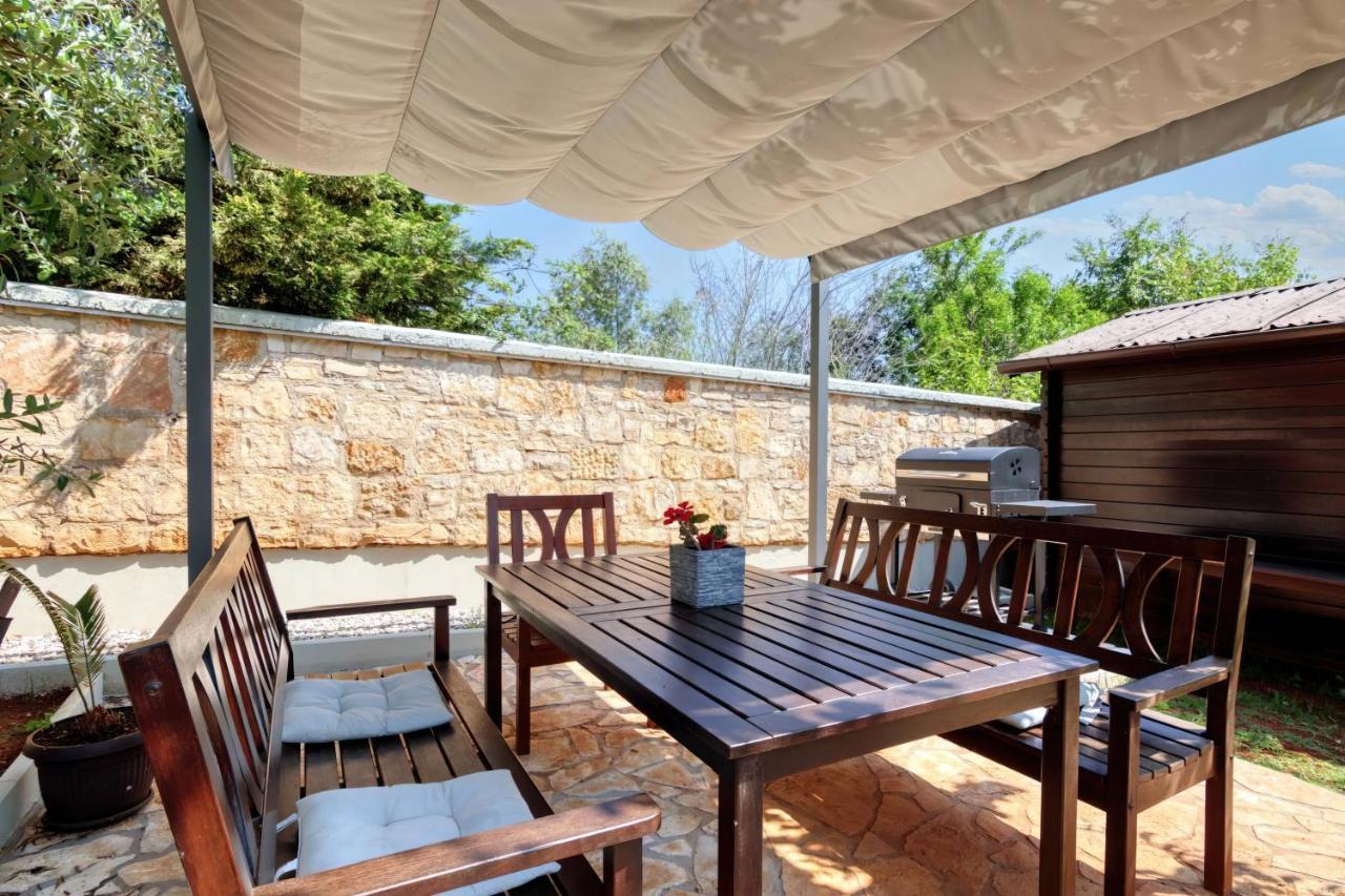 Holiday Home Giardino Marino Pomer Exterior photo