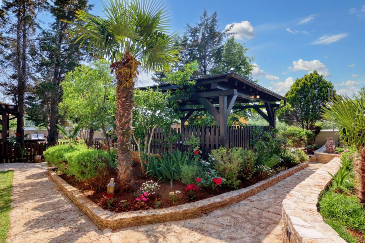 Holiday Home Giardino Marino Pomer Exterior photo