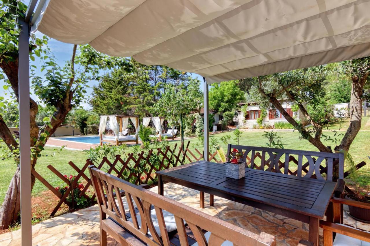 Holiday Home Giardino Marino Pomer Exterior photo