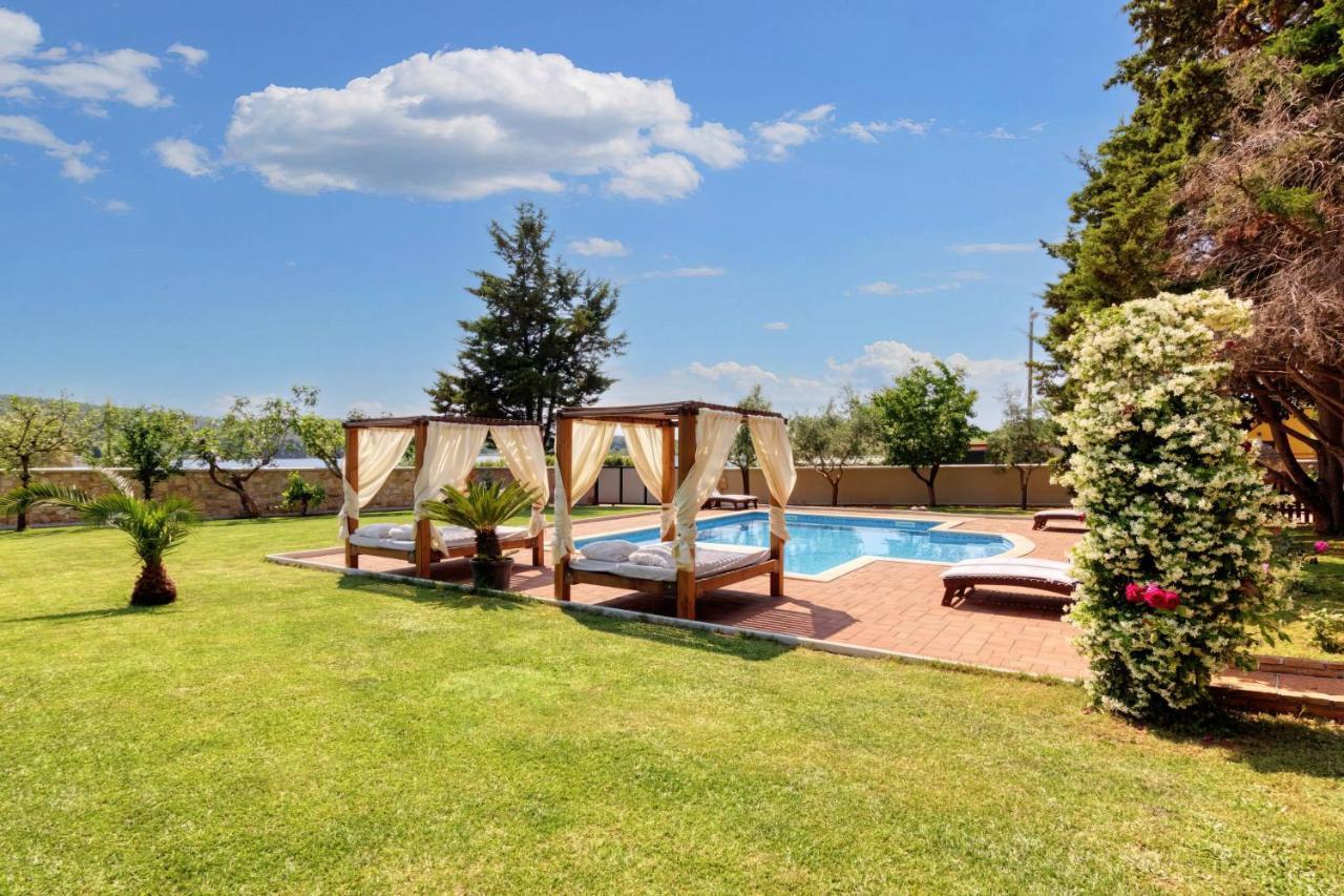 Holiday Home Giardino Marino Pomer Exterior photo